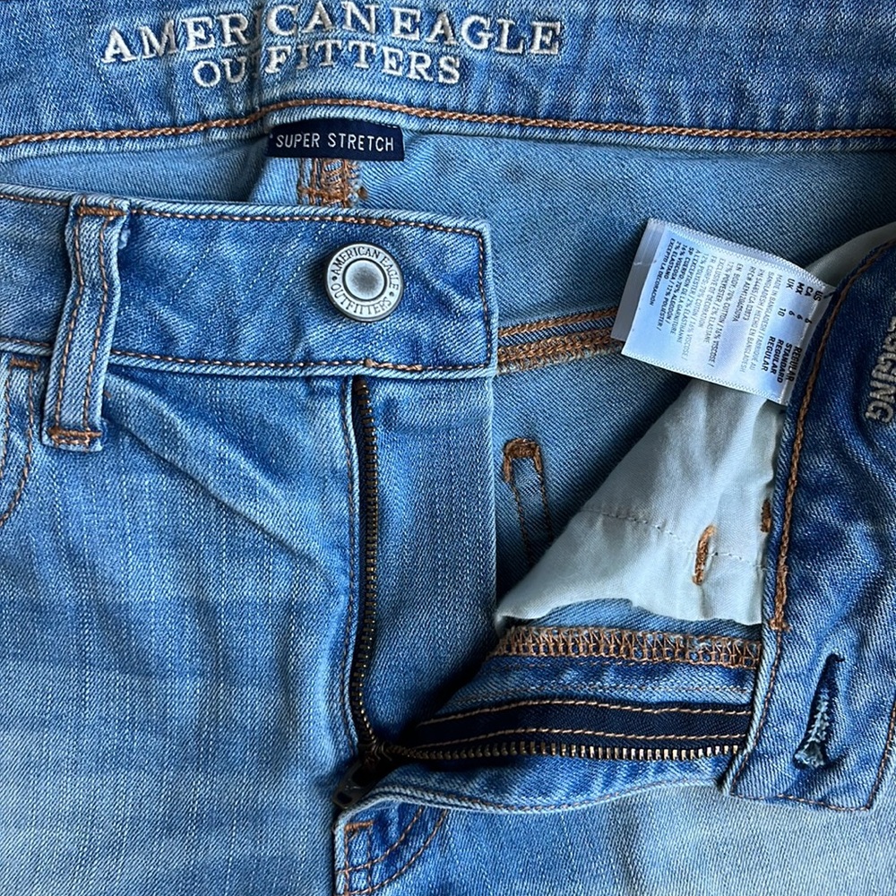 American Eagle Women’s Super Stretch Jeans JEGGING Size: 6‎ Color: Blue